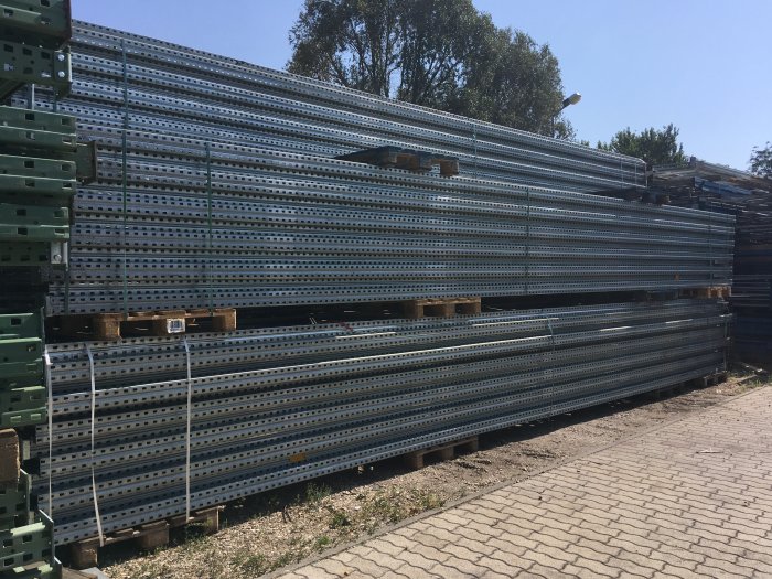 Dexion P90 pallet racking system
