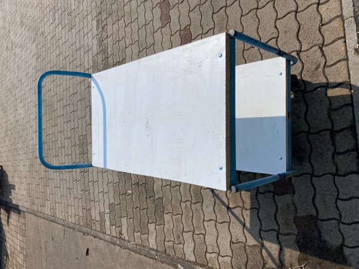 Kétszintes kiskocsi bútorlappal
