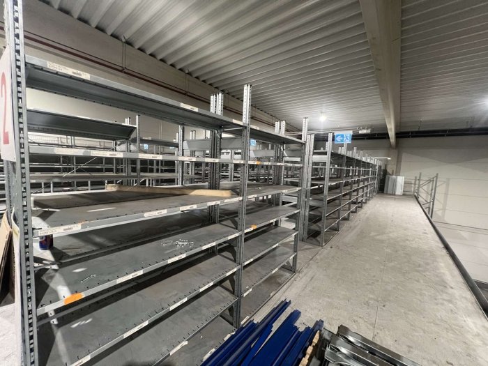 SSI R300 csavarmentes polcrendszer